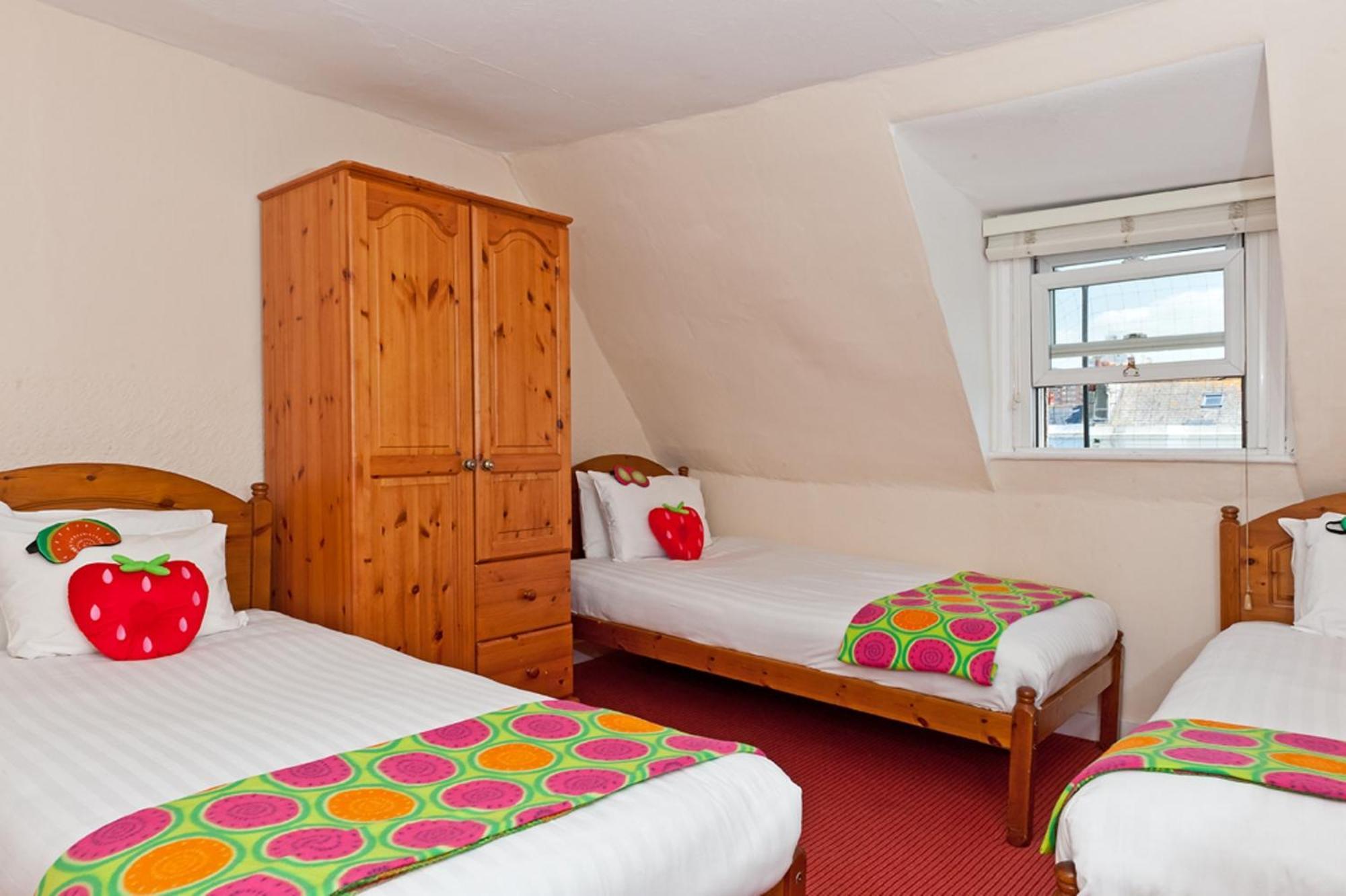 Triple Room with Shared Bathroom